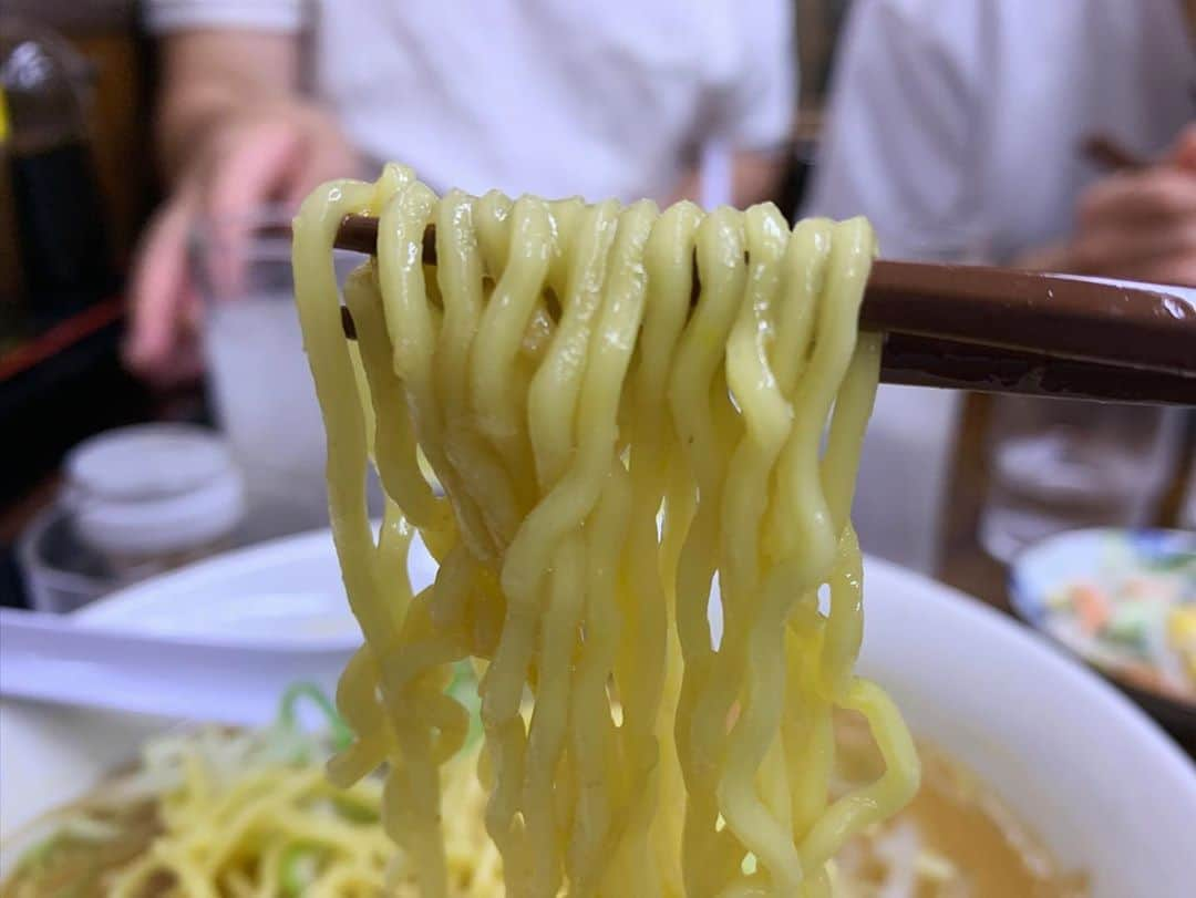 SUSURUさんのインスタグラム写真 - (SUSURUInstagram)「太陽@高円寺 味噌ラーメン いつぞやぶりの太陽でシメのラーメン。 煮干しの効いた味噌スープは飲んだ後の身体にもスッと入ってきます🍥 スープにしっかりと絡む中細麺を夢中ですすっていると、気づいたら丼がカラになっていました。 ごっそれい🙌 #susuru_tv #太陽 #高円寺 #東京 #味噌ラーメン #うまい  #ラーメン #らーめん #ramen #ラーメン部 #ramennoodles #毎日ラーメン生活 #麺スタグラム #japaneseramen #japanramen #foodstagram #foodie #noodles #instanoodle #instaramen #instafood #susururecommended #シメのラーメン #高円寺ラーメン #東京ラーメン」8月19日 1時26分 - susuru_tv