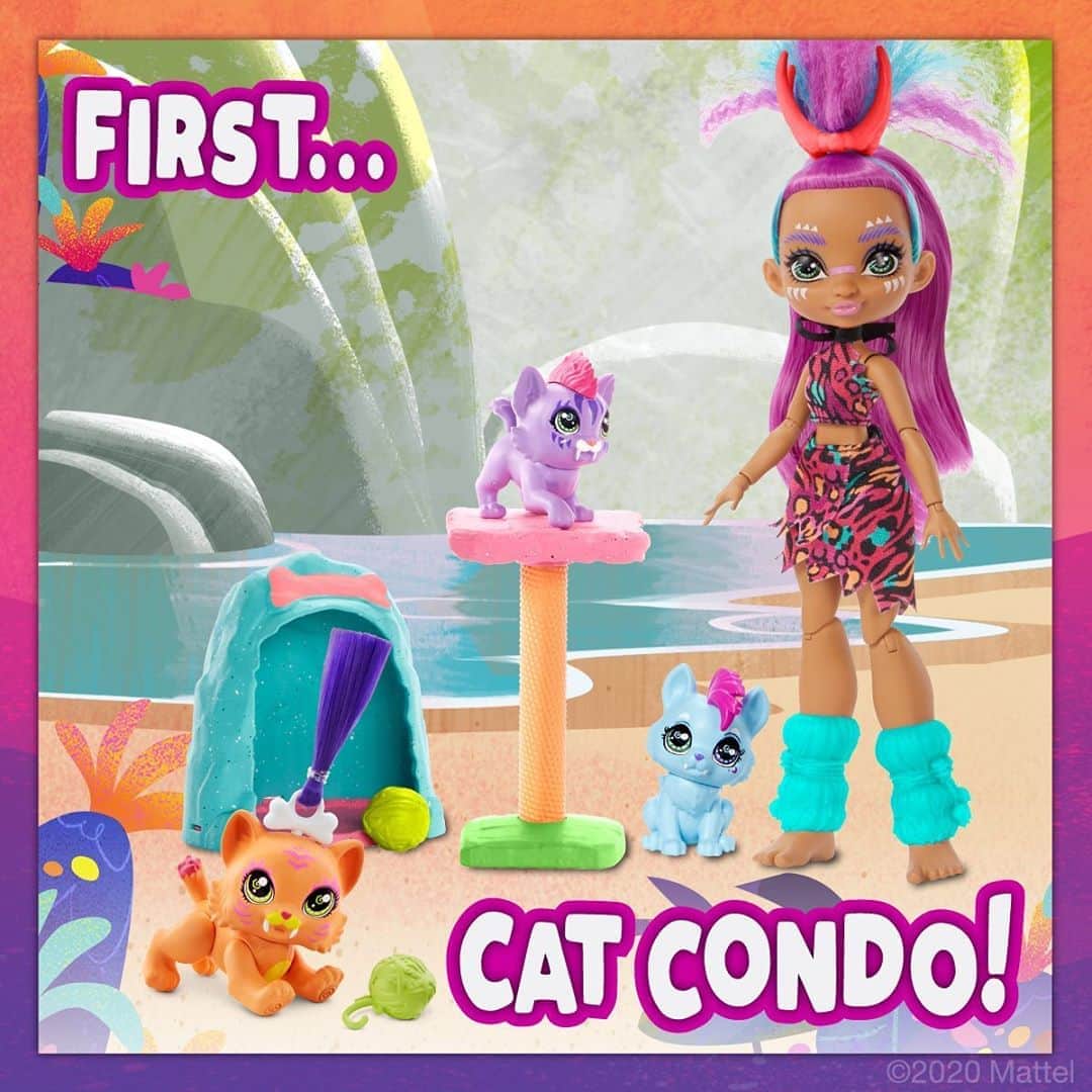 Mattelさんのインスタグラム写真 - (MattelInstagram)「There’s nothing more purr-fect than playing with pets! What’s the first game you learned to play with your furry BFFs? 🐱🐶 #CaveClub」8月19日 1時22分 - mattel