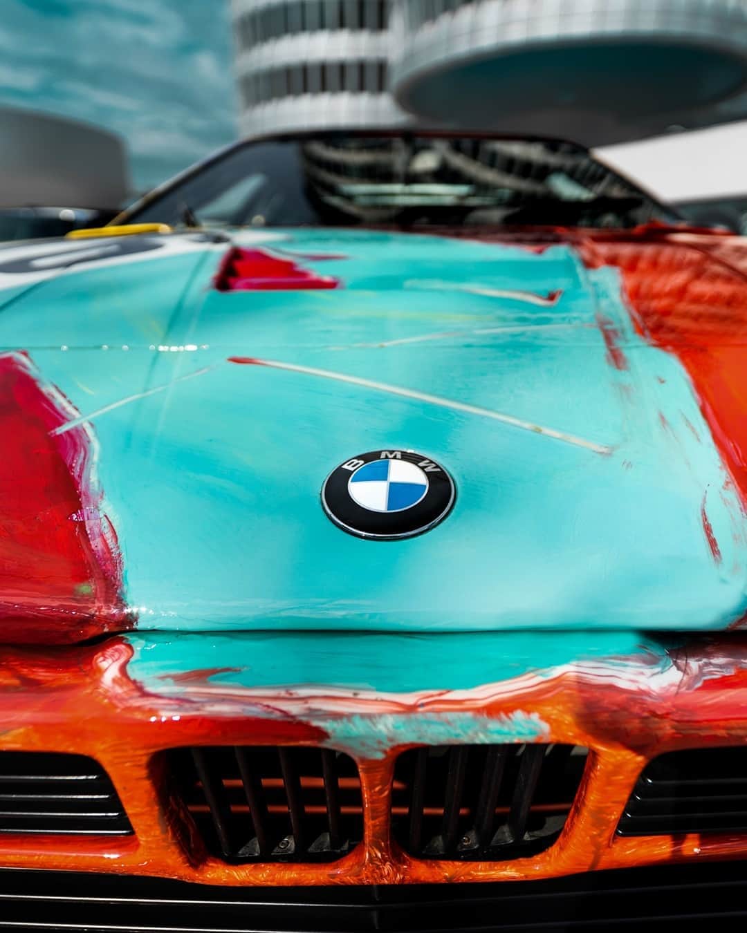 BMWのインスタグラム：「Intrusiveness can be easily forgiven at times.  The BMW M1 by Andy Warhol. @stephan_bauer  #BMW #TheM1 #BMWM @BMWClassic」