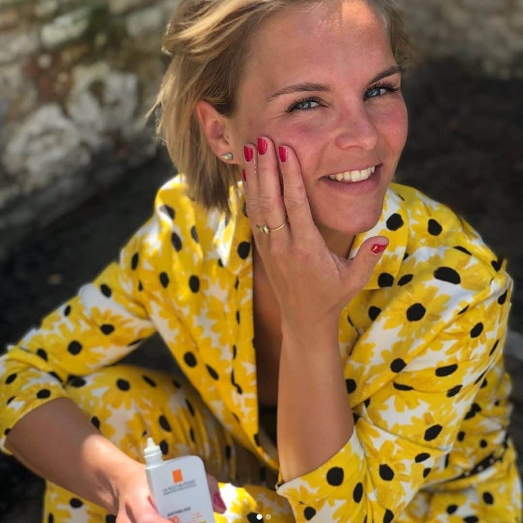 La Roche-Posayさんのインスタグラム写真 - (La Roche-PosayInstagram)「We have to thank the beautiful @Stijn_fransen for this picture! It is important to protect your skin from harmful UVA and UVB rays, so don’t forget to apply your Anthelios Invisible Fluid SPF 50+ everyday. Whether you’re on holidays or in the city, it’s your perfect summer companion!  All languages spoken here! Feel free to talk to us at any time. #larocheposay #anthelios #sunprotection Global official page from La Roche-Posay, France」8月19日 1時58分 - larocheposay