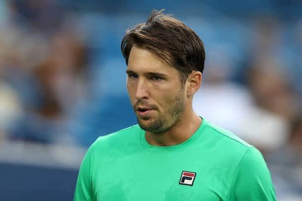 ドゥシャン・ラヨビッチのインスタグラム：「🎾 ⏰」