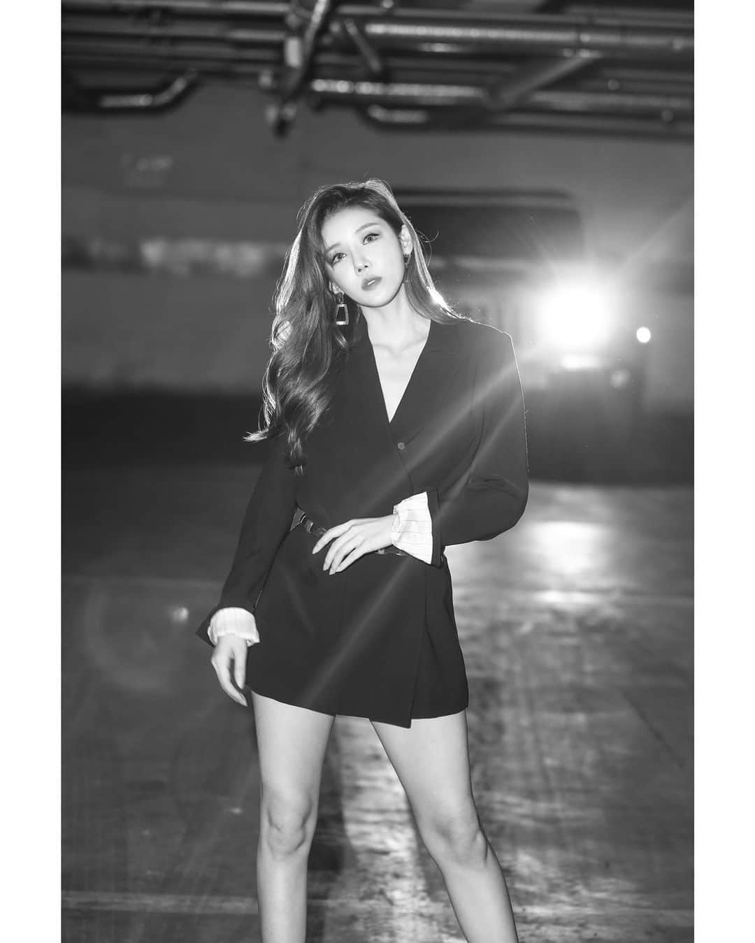 チョン・ハナのインスタグラム：「⠀ Photo @studio_apostrophes Hair&MakeUp @ohh_makeup」