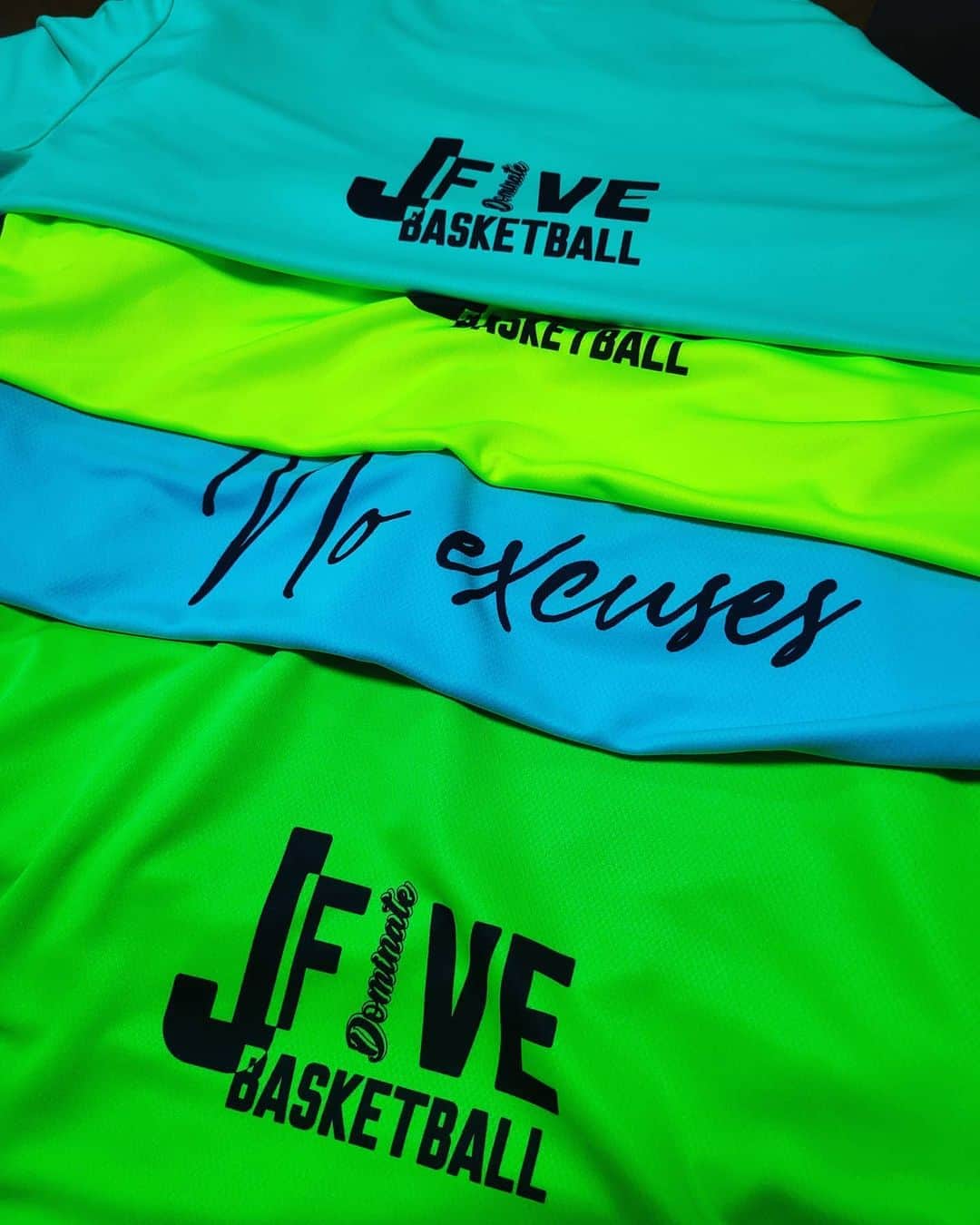岩佐潤さんのインスタグラム写真 - (岩佐潤Instagram)「Tシャツ足んないから、たーくさん頼んじゃった(笑) 汗だくだもんねー　足りないよねー(笑) #jfivebasketballschool #jfive#オリジナル#stellamagnus #Tシャツ」8月19日 2時27分 - juniwasa