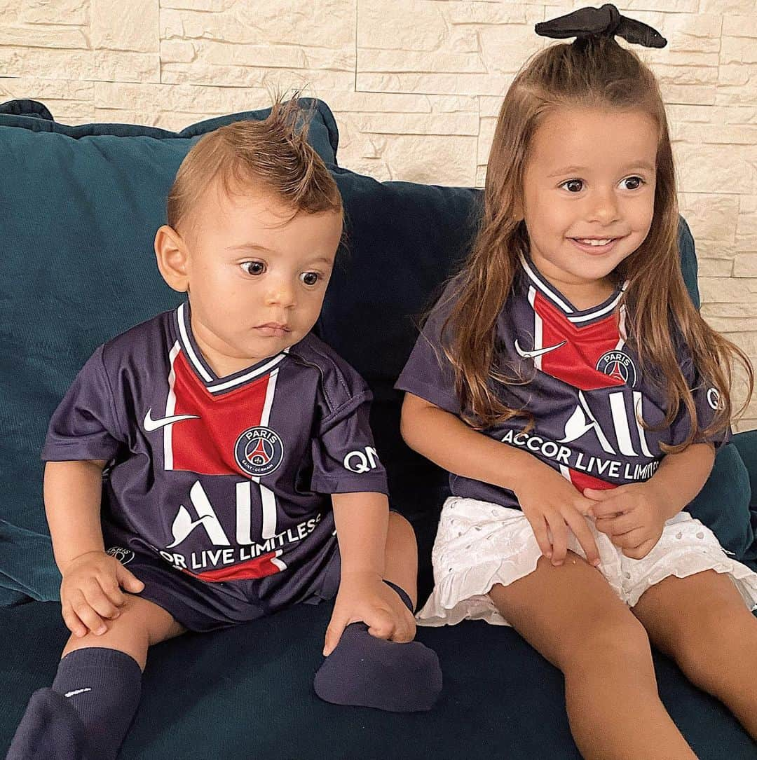 キャロル・カブリーノのインスタグラム：「Allez PSG!!! Allez PAPA!!!! @marquinhosm5 on est tous ensemble ♥️」