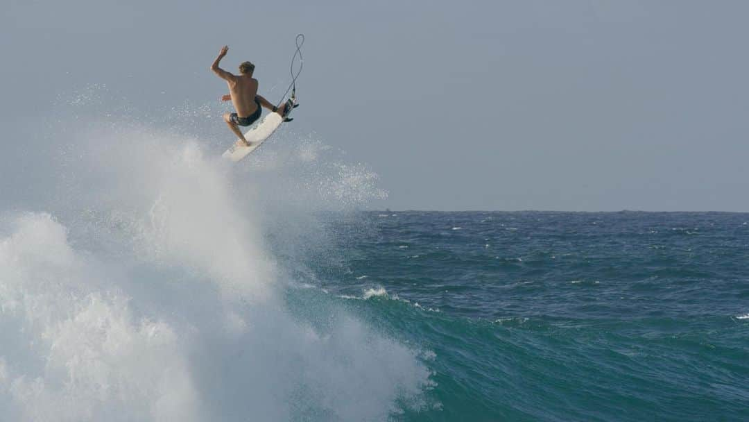 ジョン・ジョン・フローレンスさんのインスタグラム写真 - (ジョン・ジョン・フローレンスInstagram)「Back when @nathan_florence was running air camp.」8月19日 3時22分 - john_john_florence