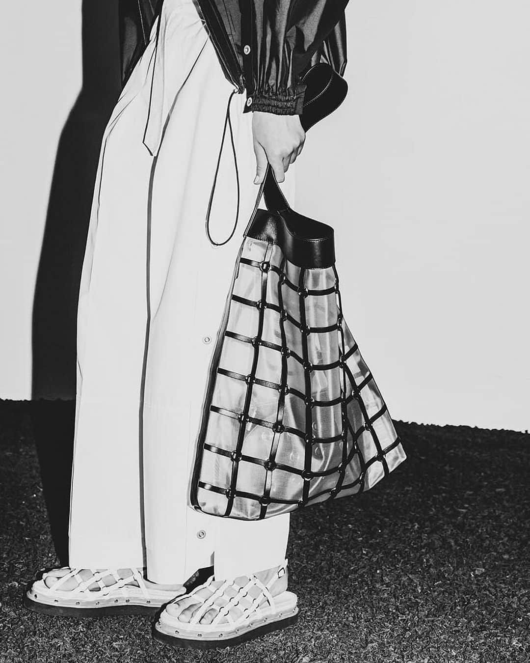 のインスタグラム：「It’s the last few days to shop our most coveted Spring styles at up to 60% off.   Go to the link in stories to shop now with free international shipping.」
