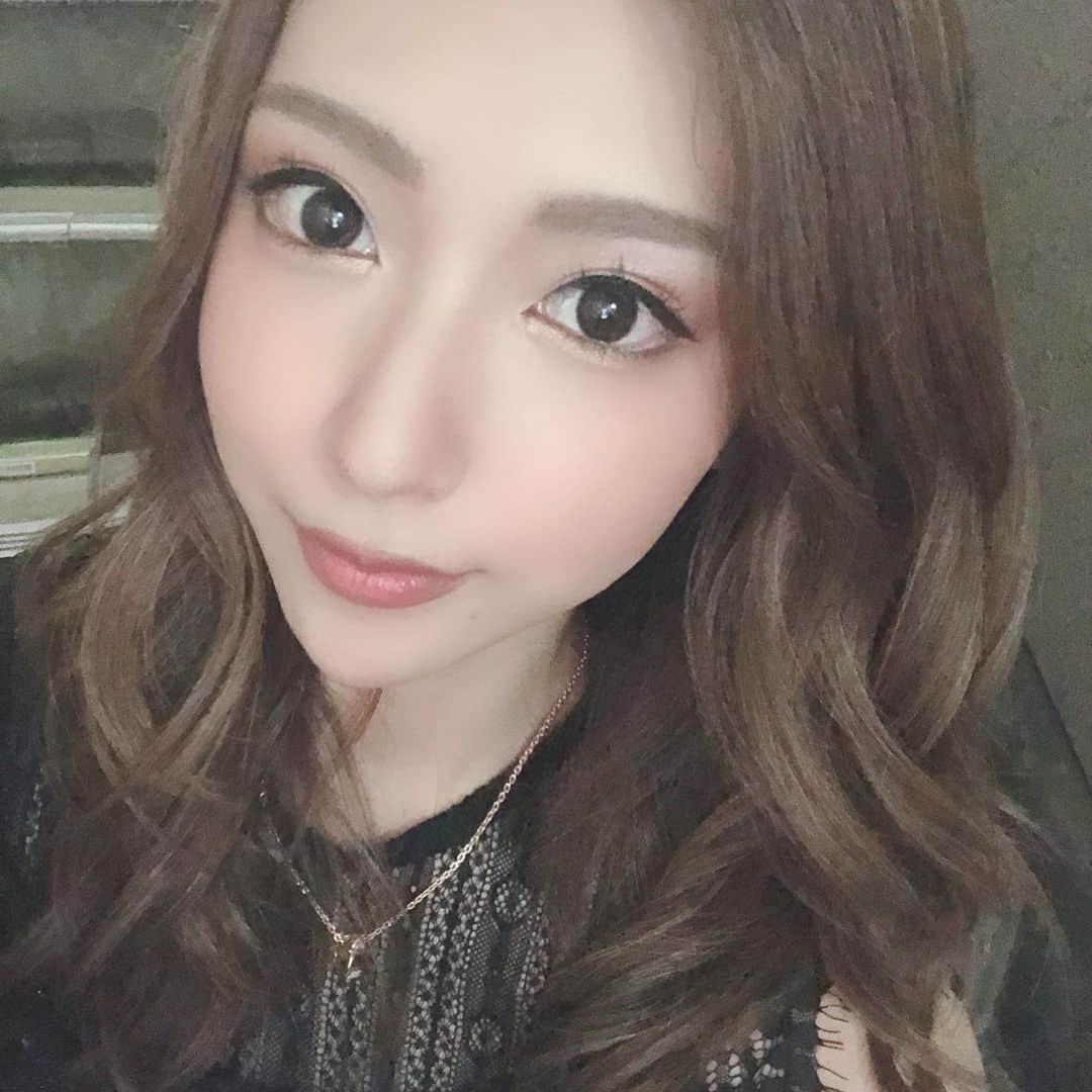 SAYAのインスタグラム：「💤」