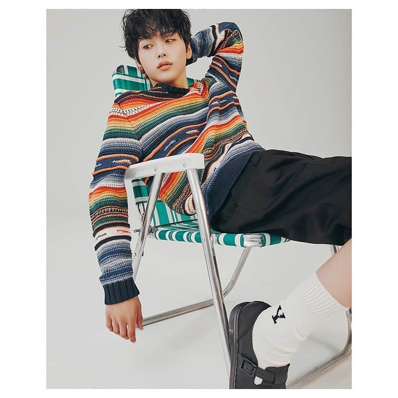 Polo Ralph Laurenさんのインスタグラム写真 - (Polo Ralph LaurenInstagram)「#HyeongJun from @Cravity_Official wearing a sweater from the latest men's spring collection in @VogueKorea's July Issue.  Photographer: @Leeeejunkyoung Stylist: Lee Aran Editor: @hhioiio   #RLEditorials #VogueKorea」8月19日 4時06分 - poloralphlauren