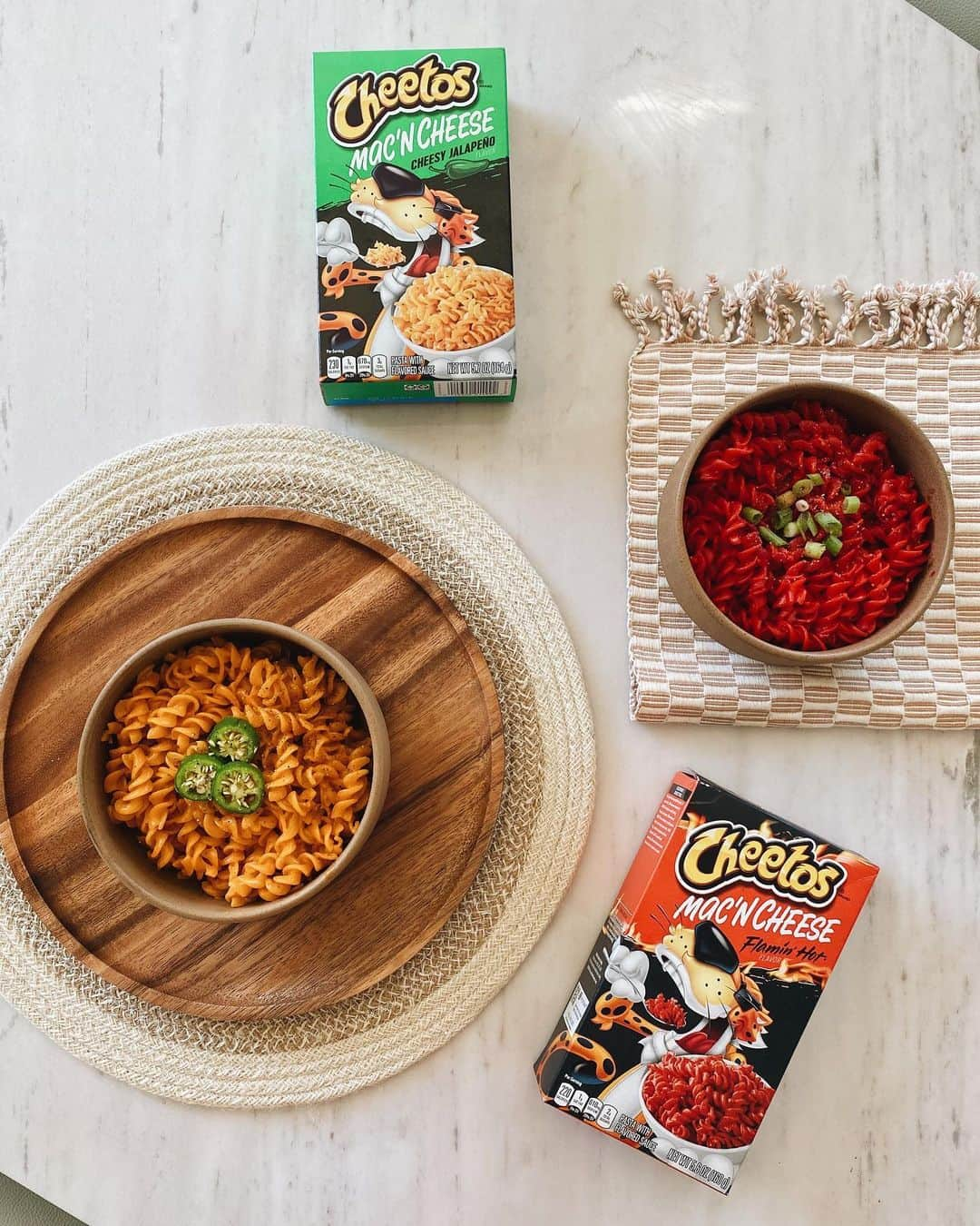 Jenn Imさんのインスタグラム写真 - (Jenn ImInstagram)「#ad Yes, it’s true. My favorite @Cheetos are now in the form of Mac ‘n Cheese! They have the same bold + iconic Cheetos flavor. Try their 3 varieties: Bold & Cheesy, Flamin’ Hot and Cheesy Jalapeño. Order here: walmart.com/Cheetos ✨」8月19日 4時32分 - imjennim