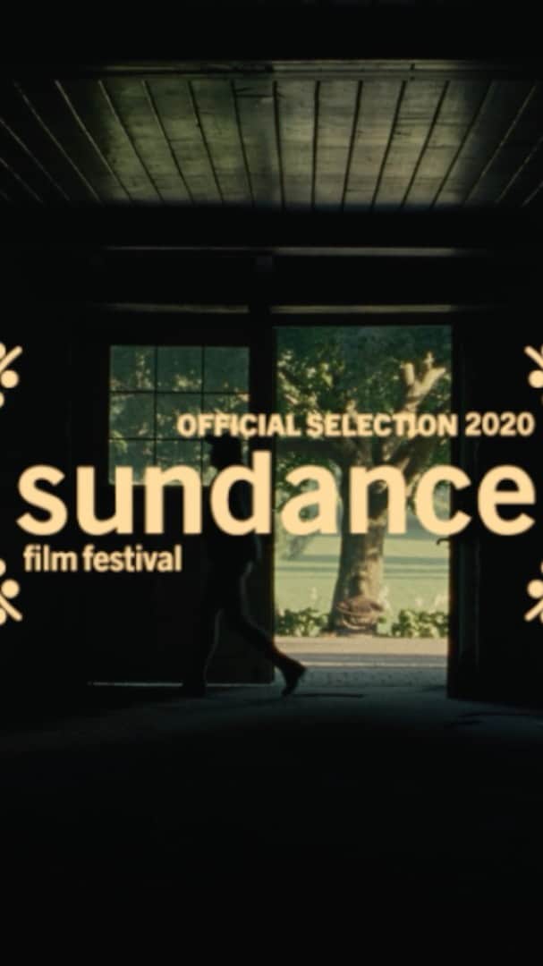 キャリー・クーンのインスタグラム：「Jude Law and Carrie Coon star in THE NEST—acclaimed second feature from writer/director Sean Durkin (MARTHA MARCY MAY MARLENE). In select theaters September 18. @IFCFilms #TheNest」