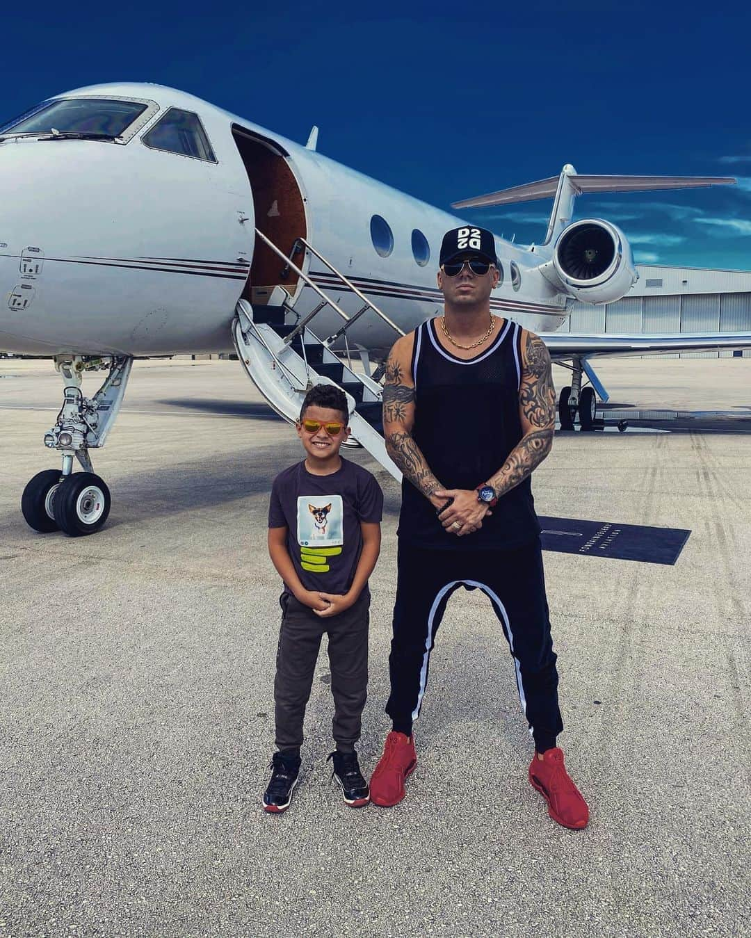 ウィジンさんのインスタグラム写真 - (ウィジンInstagram)「Seguimos con Dios de piloto 👨‍✈️ #bendiciones🙏 🤴🏼🤴🏼 #Dylan」8月19日 5時02分 - wisin