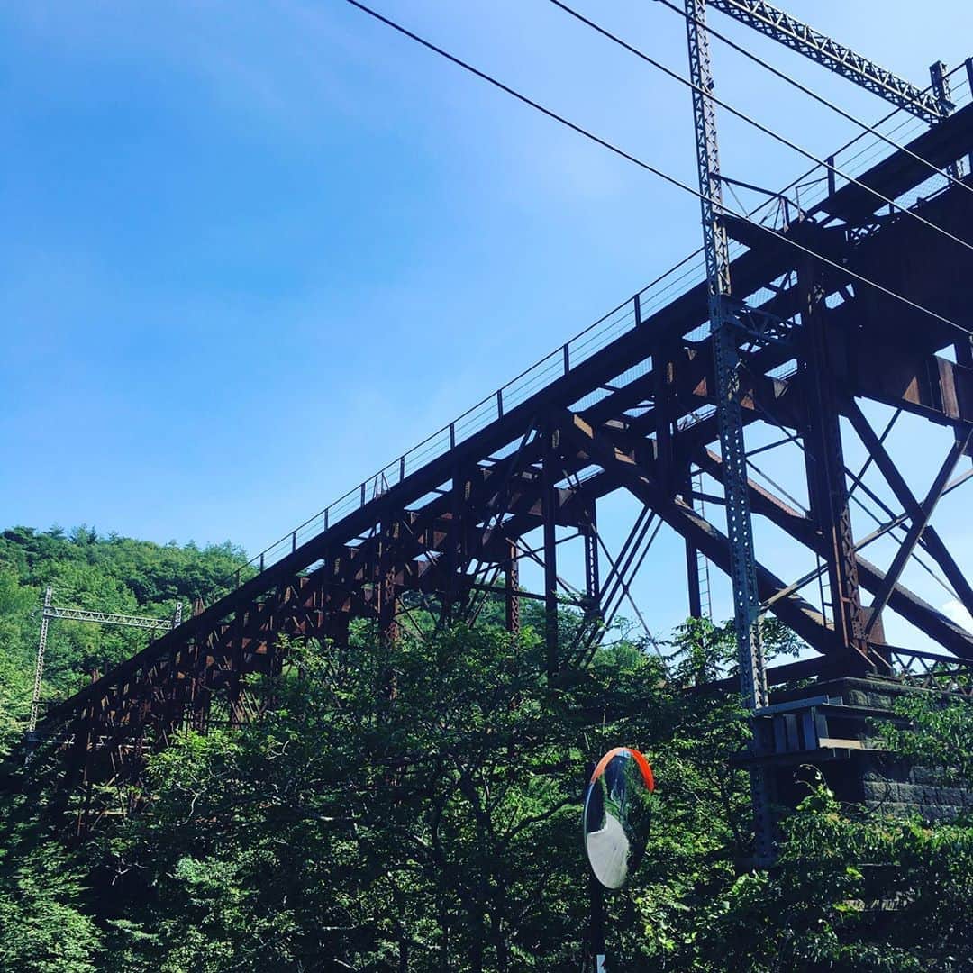 のインスタグラム：「廃線になった森林鉄道の陸橋。ぼーっとなるような景色だった。」