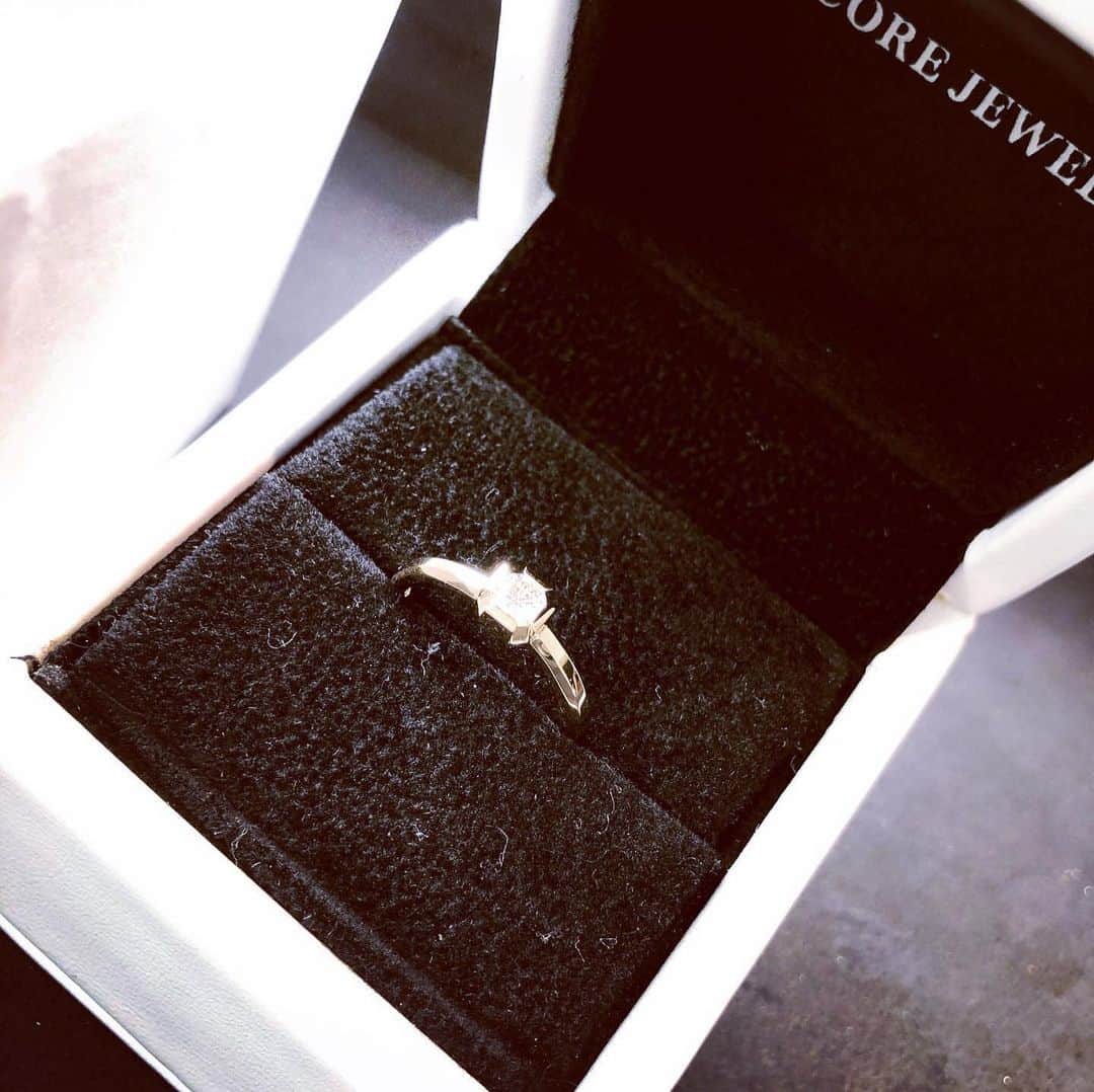 コアジュエルスさんのインスタグラム写真 - (コアジュエルスInstagram)「Delivered Wedding Ring ®︎COREJEWELS #corejewels #corejewelsbridal  #corejewelsharajuku #jewelry #art  #congrats #corejewelsmaia l#engagementring #diamond」8月19日 14時50分 - corejewels_lab