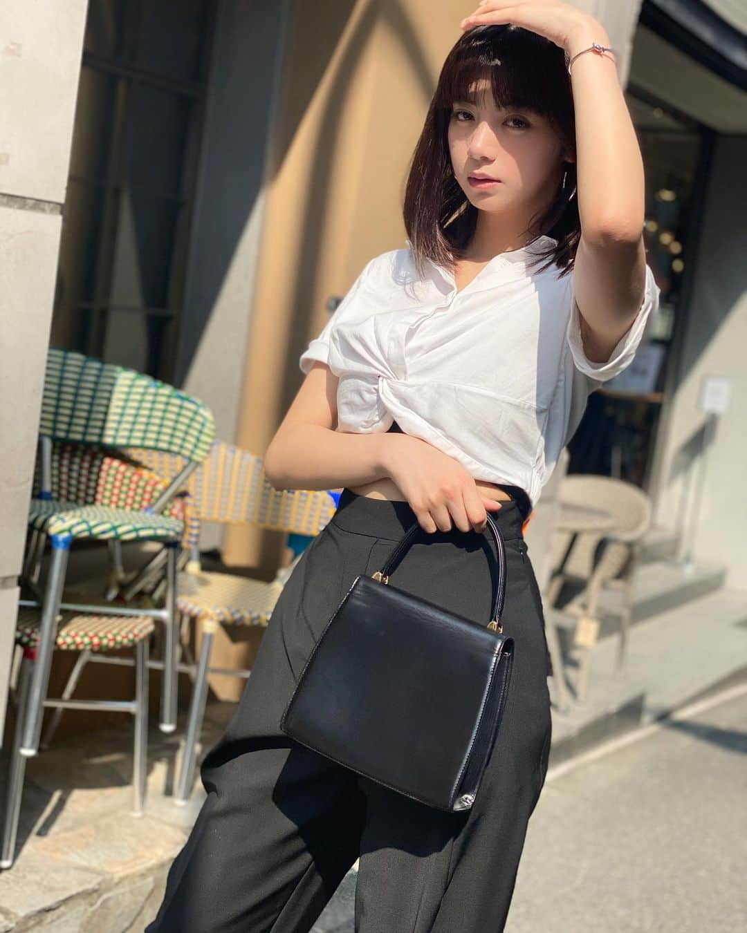 池田エライザさんのインスタグラム写真 - (池田エライザInstagram)「私服です。  👚 @aliceandolivia  👖 @camillaandmarc  💼 @louisvuitton  vintage 💎 @celine  カバンひっくり返っていたので2枚目に🙉 vintageも好きです。」8月19日 15時03分 - elaiza_ikd