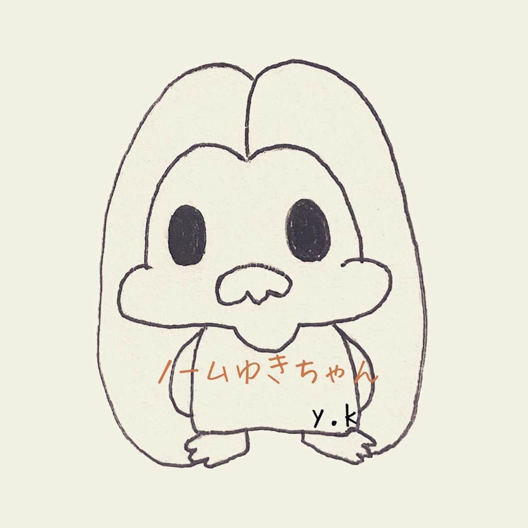 小柳ゆきさんのインスタグラム写真 - (小柳ゆきInstagram)「【オリジナルグッズのご紹介】  小柳ゆきが生み出したクリーチャーがグッズになりました🥳  数量限定になりますので、 お早めにお買い物のお供として是非ゲットしてくださいね❗️  購入はストーリーズから飛んでください💁‍♀️ https://yuki-k.fanmo.jp/ecobag/  👁クリーチャーのご紹介👁 〈ノームゆきちゃん〉 幸せを運ぶクリーチャー。 お鼻が研ぎ澄まさせれていて何でも嗅ぎ分けちゃうよ。 でも物忘れが凄いから、いつも何かを探しているんだ。  〈オトモダチ〉 寂しがりのクリーチャー。 常に誰かの後をついて行って手を繋いでもらおうとするよ。 手を繋いであげないとすぐに泣いちゃうんだ。  是非お見知りおきを❗️  by STAFF #エコバッグ #クリーチャー #creature」8月19日 16時09分 - yuki_koyanagi