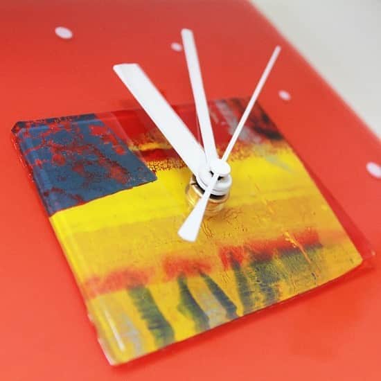 comb de shioさんのインスタグラム写真 - (comb de shioInstagram)「新作時計です！  時計から、アートのある生活、はじめませんか？  glass art clock by Isako TODA﻿ ﻿ #アートのある暮らし ﻿ ------------------------﻿ 【作品リスト】﻿ ﻿ ■ ガラスアート時計「太陽のある景色」C_200818  オンラインショップ掲載中です。﻿ ﻿ ﻿ #combdeshio﻿ #コムデシオガラス ﻿ #コムデシオ ﻿ #ガラス作家杜多一菜子﻿ #三重県  #三重県津市  #インテリア好きな人と繋がりたい﻿ #インテリアデザイン﻿ #おしゃれインテリア #インテリアアート #壁掛けインテリア #おしゃれな部屋  #抽象画アート #寝室インテリア  #壁掛け時計 #ガラス時計 #新築祝いのプレゼント #結婚祝いのプレゼント  #おうち時間を楽しむアイテム ﻿#インテリア時計  #artist  #interiorart #interiorartwork #artclock #glassclock #japanesecraft #clock」8月19日 16時02分 - comb_de_shio