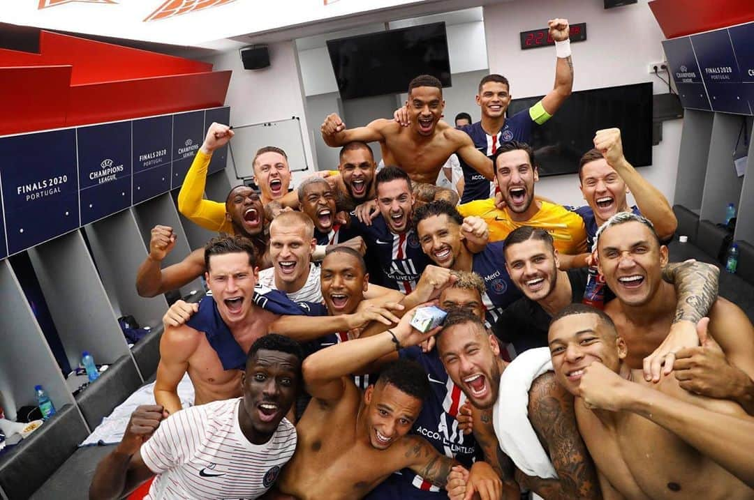 パブロ・サラビアさんのインスタグラム写真 - (パブロ・サラビアInstagram)「Proud of this team ❤️💙 #psg #allezparis #parisestmagique #ucl #ps19」8月19日 7時16分 - pablosarabia92