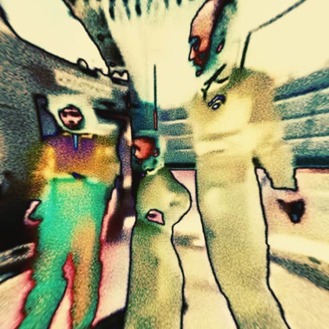 イマイアキノブのインスタグラム：「ᤎ おはよう  ひとに話すと とても驚かれてしまうんだが 自分にとっては ごく日常的な行為って  だれにでもあるよな 七つ八つは  #imaiakinobu  #イマイアキノブ #funga #thegoldenwetfingers」