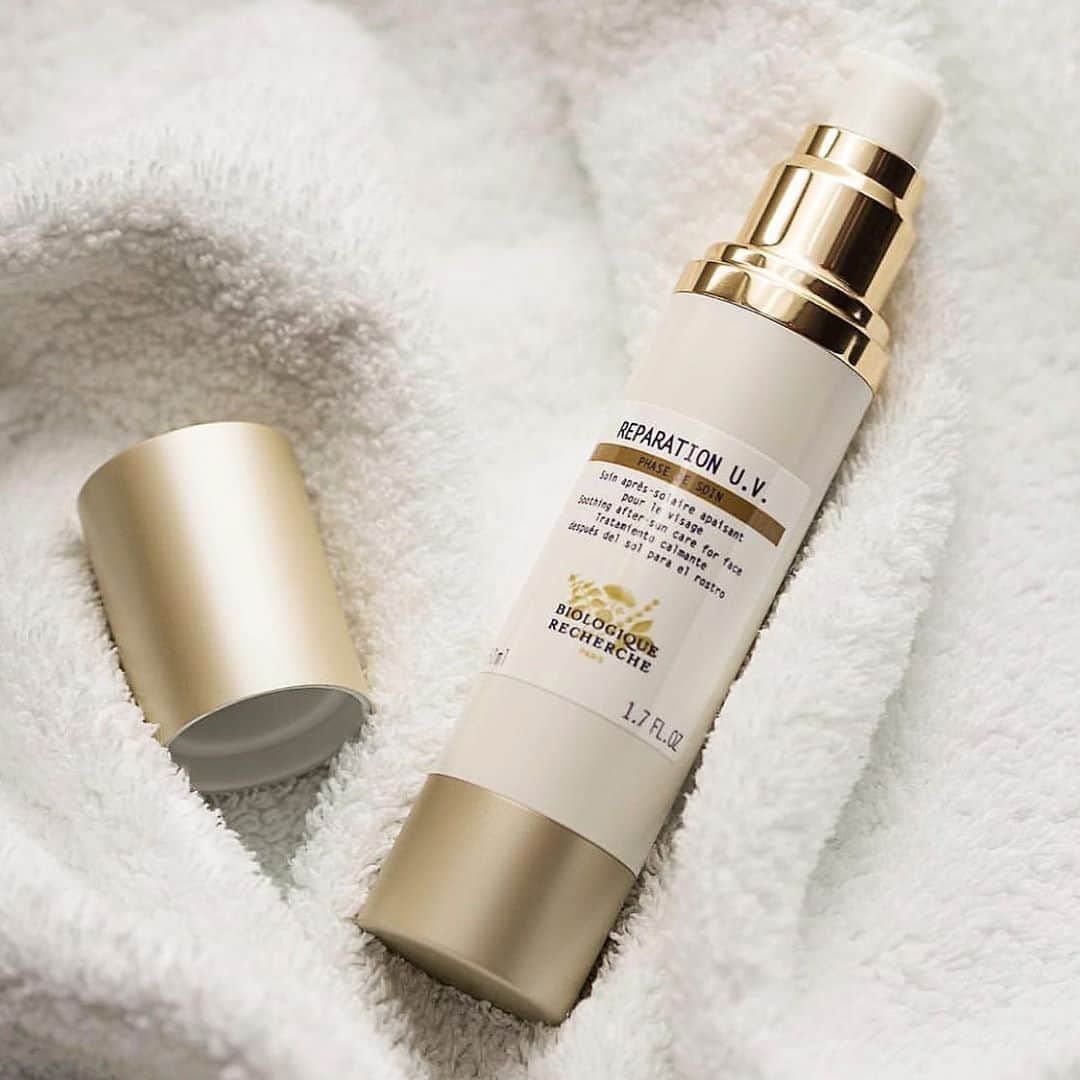Biologique Recherche USAさんのインスタグラム写真 - (Biologique Recherche USAInstagram)「Restore and calm your skin post sun exposure while prolonging your tan thanks to our Réparation U.V.  With a formula containing soothing ingredients such as White Tea leaf extract and fusing polysaccharides with hydrating sugar derivatives, carnosine and mimosa extract, Reparation U.V. delivers an immediate soothing effect while reestablishing optimal hydration.  This specific cream repairs the skin by radically slowing down the peeling process and preventing signs of aging triggered by sun exposure.  Your skin is left nourished, repaired, glowing - and your tan lasts longer, an essential this season!  Picture @biologique_recherche_croatia  • • • #biologiquerecherche #passion #expert #skincare #facecare #suncare #aftersun #postsunexposure #restore #soothe #calm #tan #prolongeyourtan #naturaltan #skininstant #followyourskininstant #buildingbetterskin #repair #reparationuv #treatyourskin #treatyourself #summer #summeressential #wellnesswithbr #HomeSkinInstant」8月19日 8時02分 - biologique_recherche_usa