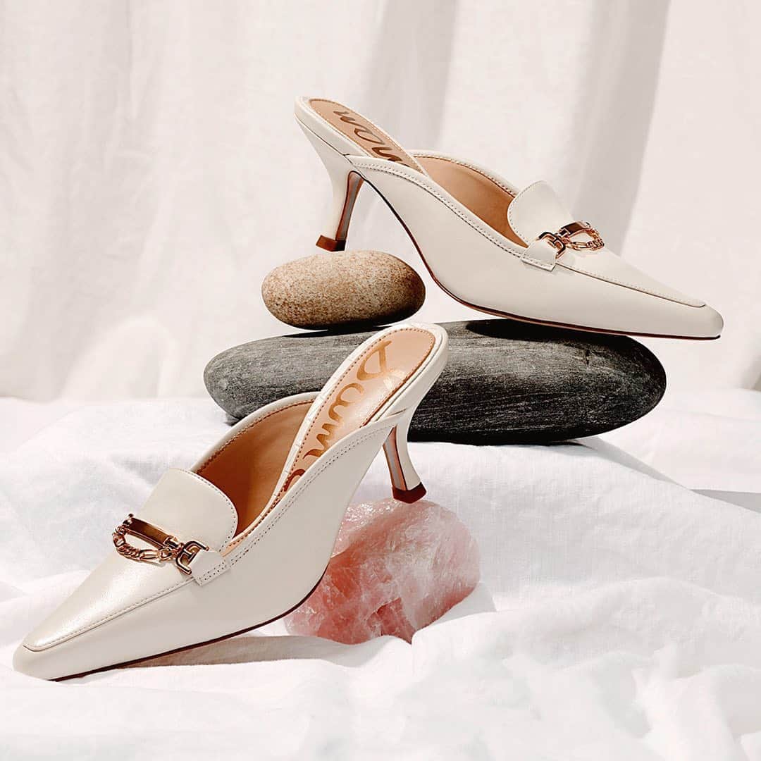 サムエデルマンのインスタグラム：「The TENETTA Kitten Heel Mule Now available at samedelman.com  #SamEdelman #FORCESOFNATURE #PreFall2020」