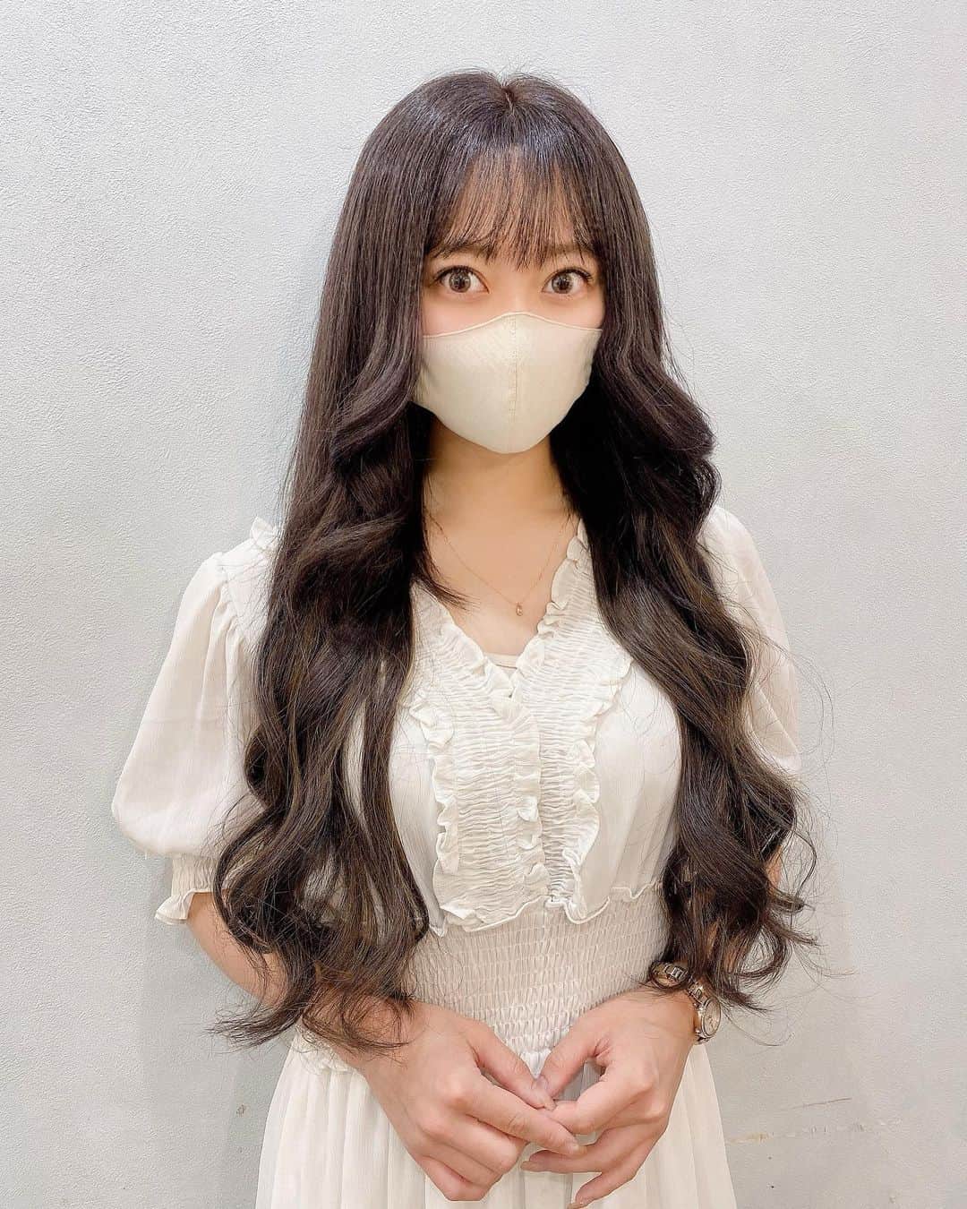 松本ゆんさんのインスタグラム写真 - (松本ゆんInstagram)「💇‍♀️💈💕❤️💛💚. * #goodmorning ☀️🌈. #lapis にて…♡(*´꒳`*). 黒髪スーパーロングにしたよ😎💓. ➡︎私はやぱロング派だっっ❤️✨. #beautysalon #shinjuku #美容院 #ラピス #ゆるふわ #新宿美容院 #エクステ #スーパーロング #黒髪 #黒髪ロング #グラビア #恵比寿マスカッツ #松本ゆん #新宿 #좋아요 #팔로우 #팔로미 #뷰티스타그램 #머리스타그램 #셀카 #셀스타그램 #일본 #귀여워 #followｍe #me #イメチェン」8月19日 8時08分 - m_y0729