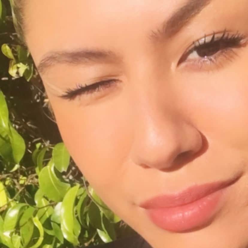 Mali-Koa Hoodのインスタグラム：「Hi to all my friends from across Asia! There’s been so much support for Show Me Love and just wanted to say thankyou xxxx If you’re in Asia and listening drop me a comment below 🙃🙃🙃🙃」