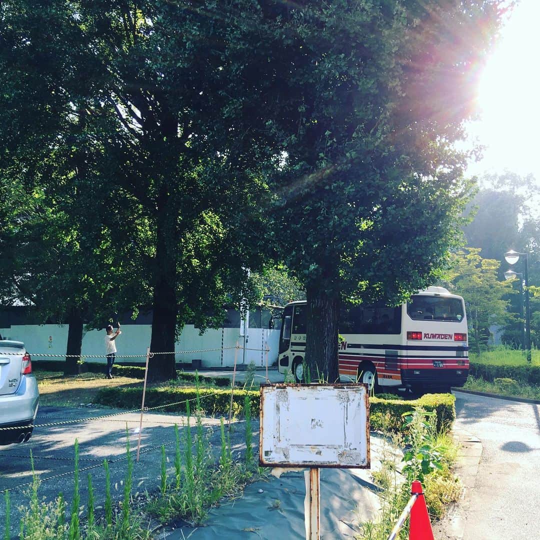 Kumamoto COC+さんのインスタグラム写真 - (Kumamoto COC+Instagram)「8/19、今日は多良木へ！避難所運営のボランティアです。14名の学生さんが参加してくれました。今朝も部門長お見送りで元気に出発しました。 #多良木高校」8月19日 9時04分 - kumadaikido