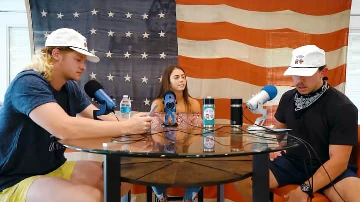 のインスタグラム：「If Game of Thrones trivia was an option at Stanford, i probably would have majored in it 💁🏻‍♀️ • • Checkout the full podcast i did with @insidethelooppod on Spotify 😊」