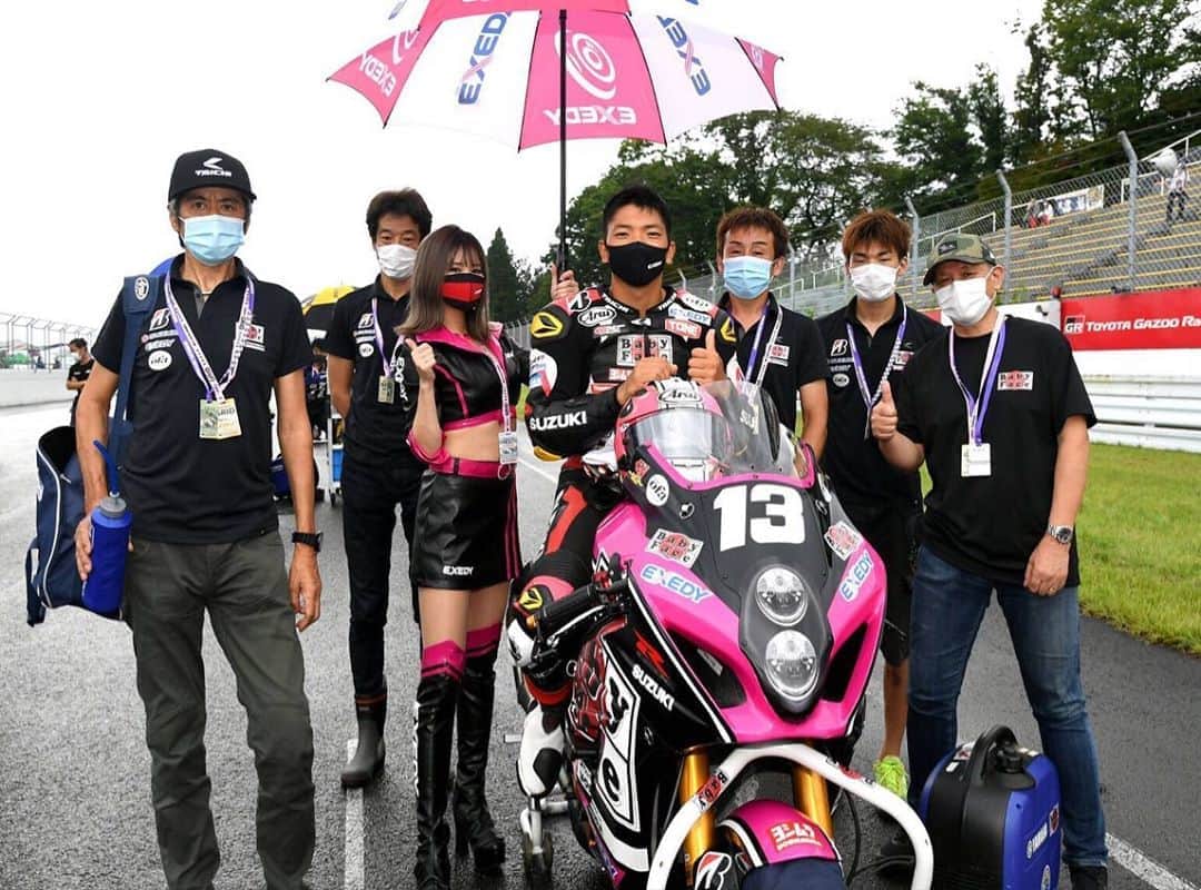 有馬綾香のインスタグラム：「今日は8/19  #バイクの日 🏍🤗」