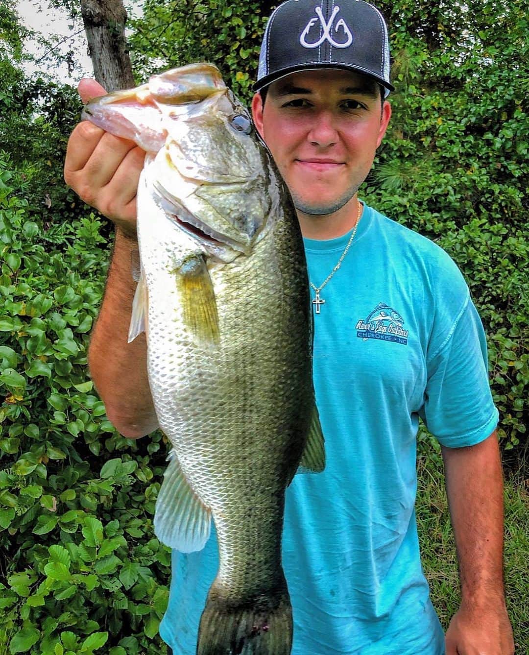 のインスタグラム：「Tank Tuesday, brought to you by Cody Collins @bass_assassin_12 from Carolina. Cody landed this 6lbr this past week and it’s a beast. Congrats on the catch buddy you are Certified Filthy www.filthyanglers.com #fishing #bassfishing #angler #outdoors #nature #bigbass #angler #boat #kayak #mlf #bassfishing #bassfishingdads #bassnation #anglerapproved #filthyanglers」