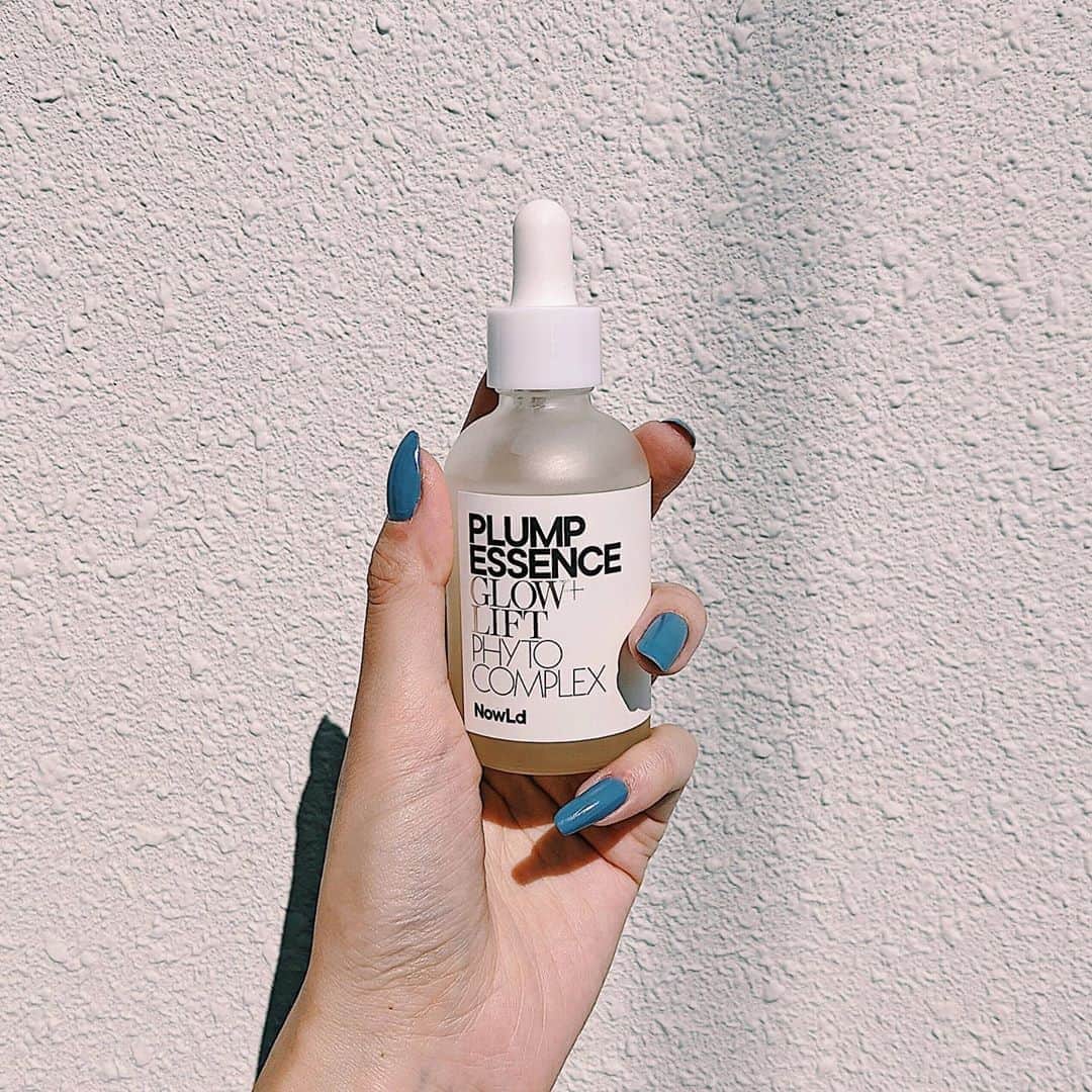 のインスタグラム：「〻👶🏻🍨🕊🎐 my fav‥🕯 また見た目も素敵な 美容液仲間入り♡ ↑ @nowldbeauty  ． ． 少しとろみがあって 使うたんびに もっちりとしたお肌になってきた、、 ． ． #nowldbeauty  #plumpessence  #teampixel #baroque_pixel #pixelで撮影」