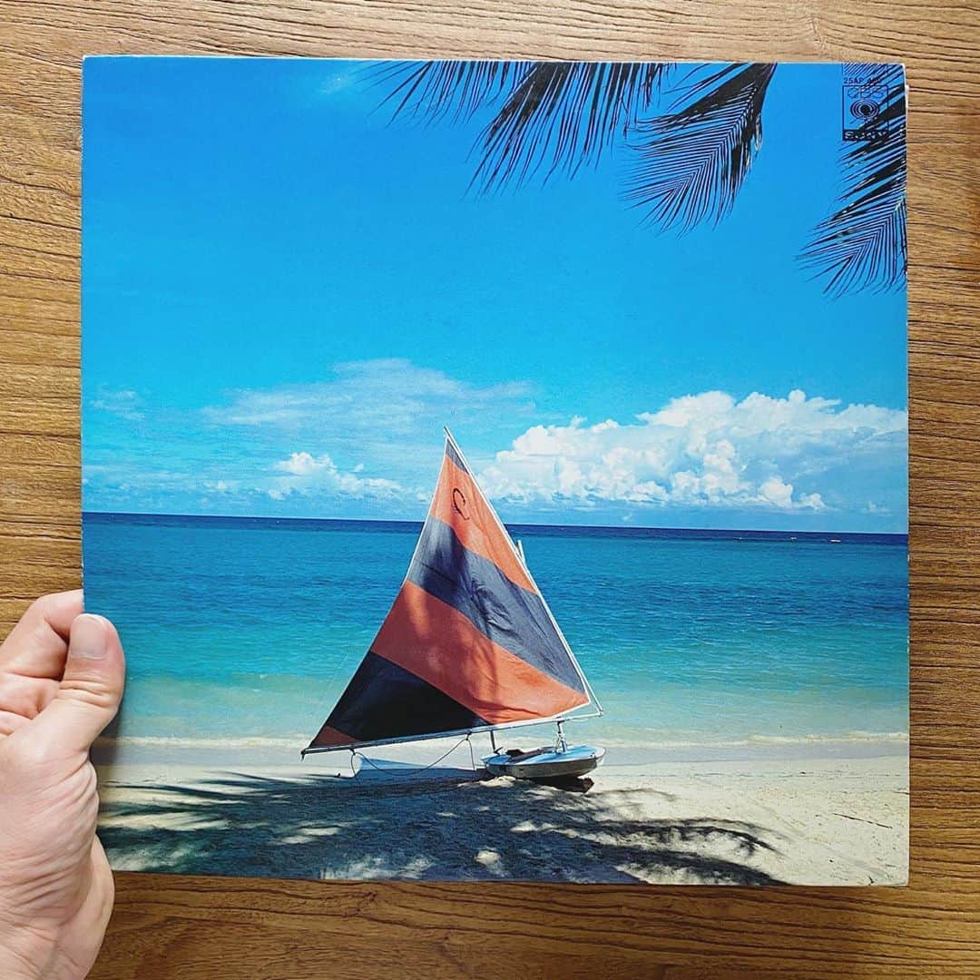 山田稔明さんのインスタグラム写真 - (山田稔明Instagram)「延々とただ、ジャマイカはモンテゴベイで1976年に収録された波の音。100円で買ったレコード。 #朝一番に聴くレコード」8月19日 10時47分 - toshiakiyamada