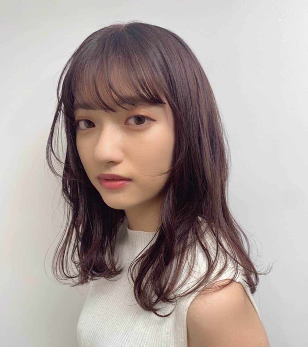 美詞のインスタグラム：「SHEA青山店のひかるさん（@sugarlight21）にカラーしていただきました♥ かわいい色になった☺︎！ 沢山お話もしてくれて楽しい素敵な方でした😚」