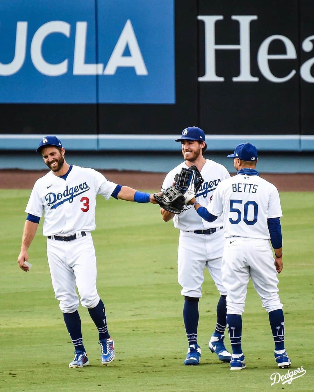 Los Angeles Dodgersさんのインスタグラム写真 - (Los Angeles DodgersInstagram)「Seven in a row? The boys are feeling good.」8月19日 11時21分 - dodgers