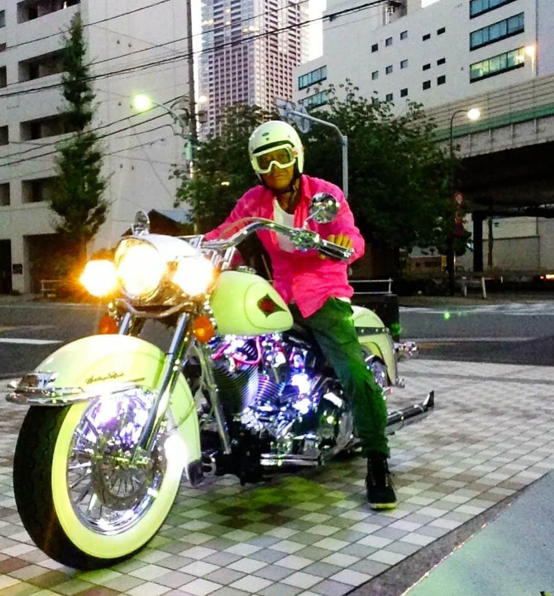 伊津野亮さんのインスタグラム写真 - (伊津野亮Instagram)「8月19日 バイクの日🛵 50歳直前で取得した 大型二輪免許！ 10年で駆け抜けた バイク達！元気？ #知らんけど ライダーさん 安全運転で🏍」8月19日 11時24分 - ryoizuno