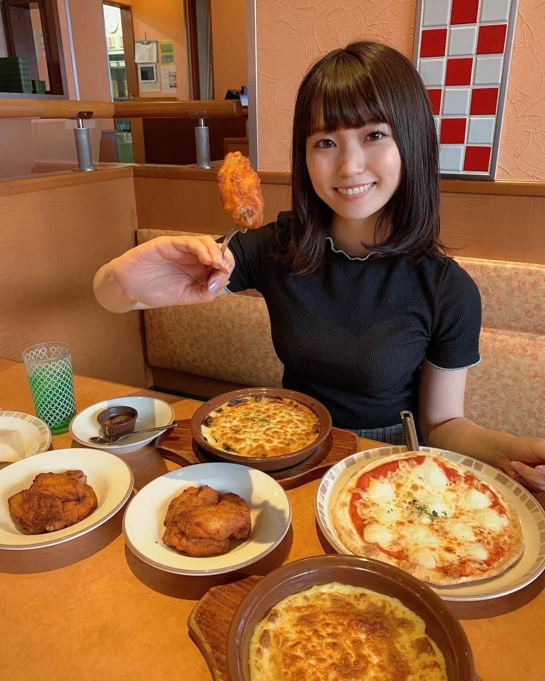 坂東遥さんのインスタグラム写真 - (坂東遥Instagram)「🍝🍝🍝🍝  サイゼ民🤹🏻🤹🏻🤹🏻  1番好きなメニューは フリコっていうやつで 粉かけて食べるんだけど ちょーおいしから 食べてみてほしい🍴  ： ： ： ： #ootd #ヘアアレンジ #foodstagram  #팔로미 #팔로우 #패션 #메이크업 #jpn」8月19日 11時53分 - b.haruka1103