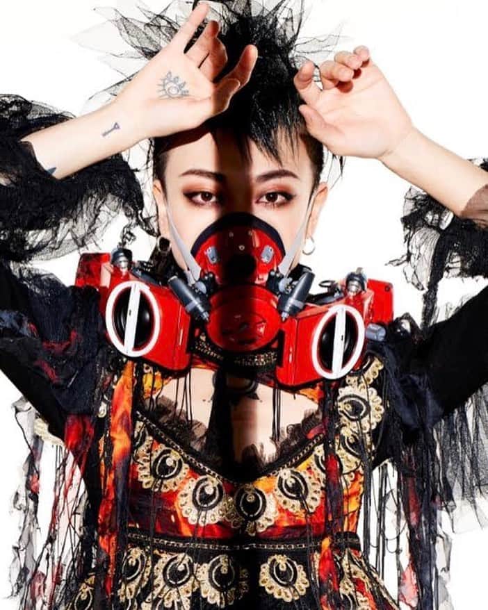 Aya Satoのインスタグラム：「【AYASATO×Tomomi Obuchi -偽りの自由-photo book】  Styling : @tomomiobuchi Hair & Makeup : @c_creepers Music : https://takumi-official.com Masks : @_ikeuchi   photo bookの販売受け付けの締め切りは8/31までになります。ご購入の際はお気をつけください。 【購入後、日時までにご入金手続きがない場合BASE側で自動キャンセル扱いになりますのでご注意下さい】」