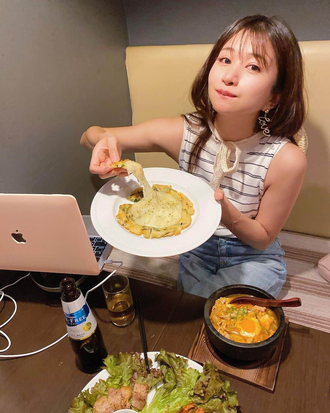 中村江莉香さんのインスタグラム写真 - (中村江莉香Instagram)「#マシソヨ @kushimitsu_shibuya 破格の居酒屋さん🏮#串みつ渋谷店 うまみちゃん🤣💕💕 食べ放題の焼き鳥のクオリティでは無い‼︎ そして本日のYouTubeはこちらのお店の#モッパン です👰🤵#いきマリ4 を観ての感想と今の結婚観も含め語りながら〜です＾＾笑 本日18:00おたのしみに❤️ #中村江莉香ちゃんねる 🖥check😍 ・ #YouTube撮影 #youtubeお楽しみに #中村江莉香ちゃんねる #居酒屋ごはん #飲んで食べて最高 #幸せ会 #たらふく食べた #ノンアルビール #牛乳 #交互に頼む #笑 #YouTube編集 #結婚観 #アベマTV #感想 #大好きな番組 #いきなりマリッジ #ファン #インフルエンサー #広告 #インスタグラマー #Support By woomy #ウーミーPR」8月19日 12時07分 - erica_nakamura