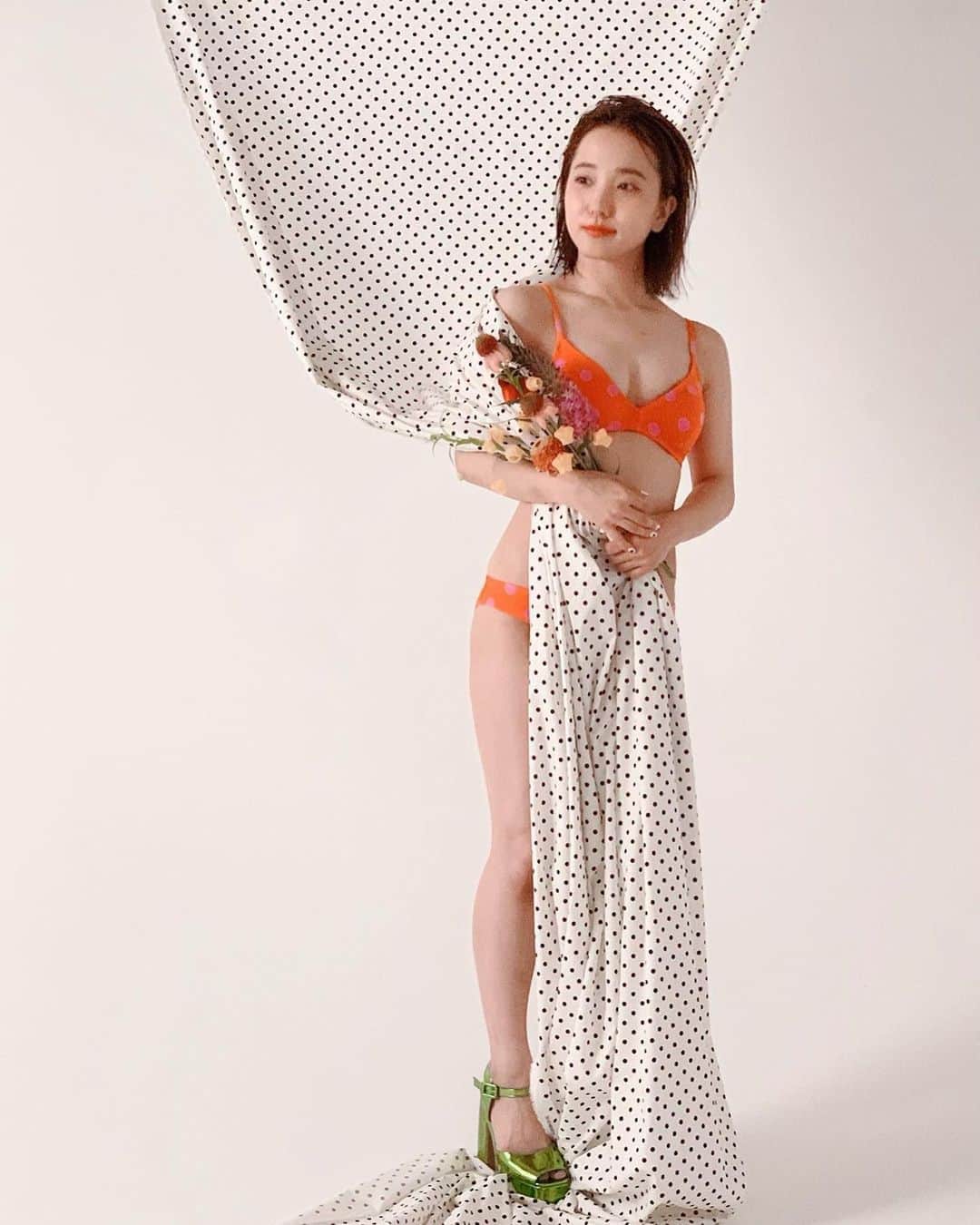 橘ひと美さんのインスタグラム写真 - (橘ひと美Instagram)「本日発売の｢サイゾー｣9月号に掲載させて頂きました！！ ・ ドット可愛かった⚫⚪ ・ ・ ・ #サイゾー #ドット #fashion」8月19日 12時27分 - h1t0mi_0210