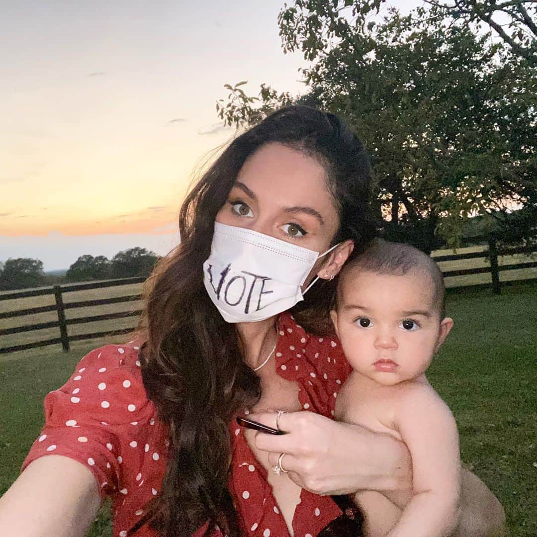 ニコール・トルンフィオのインスタグラム：「Today, we are reminded about the women’s suffrage movement, and how women of color, despite being heavily involved in the fight for freedom, are often left out of the story. It is SO important to exercise our right to vote for progress and together, everyone can make a difference! Let’s continue to fight for full equality for all. #blacklivesmatter #humanrights 💕 #vote」