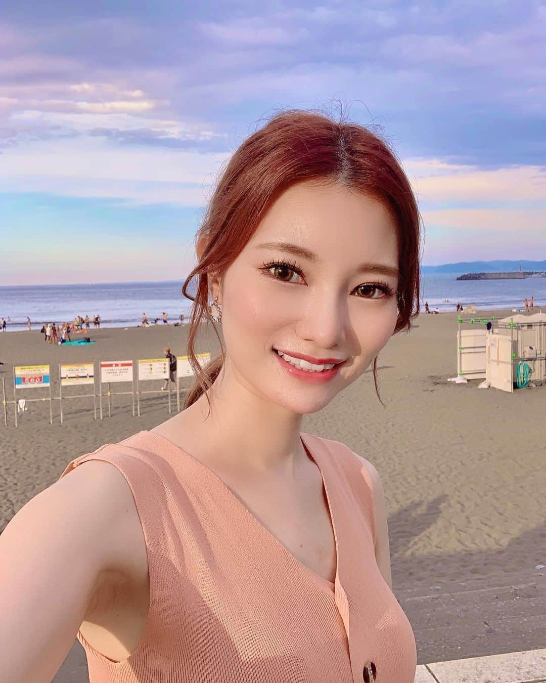 金子実加さんのインスタグラム写真 - (金子実加Instagram)「まだまだ夏気分🍉🎇 . . アプリ使うと誰だろう😃 . . . . . . . . . #summer #sea #海　#鎌倉　#江ノ島　#加工 #曇り　#晴れ　#海水浴」8月19日 13時56分 - kanekomika0127