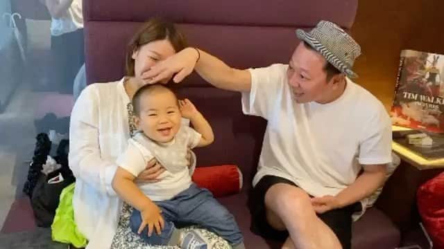 DJ ATSUのインスタグラム：「少し遅い投稿になってしまいました。﻿ ﻿ 以前、GOKAN家族とご飯に行った時に結婚と妊娠のご報告しました。﻿ これからも宜しくね！﻿ 分かんないこと色々教えて下さいw﻿ ﻿ こうきくん、可愛かったなぁー♪﻿ "テテテテテッ‼︎"て頭スリスリするとめっちゃ笑ってくれたww」