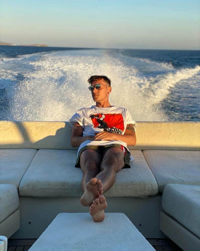 メスト・エジルのインスタグラム：「☀️💦🇹🇷 #vacay2020」