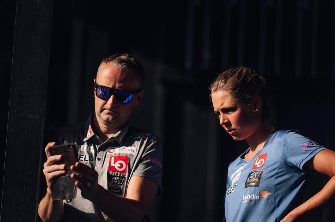マーレン・ルンビのインスタグラム：「Sånn blir det når @alexhenn er tilbake på jobb📸 #kåmmasegpåjobb   By the way, nice camp in Trondheim so far🙌🏻」