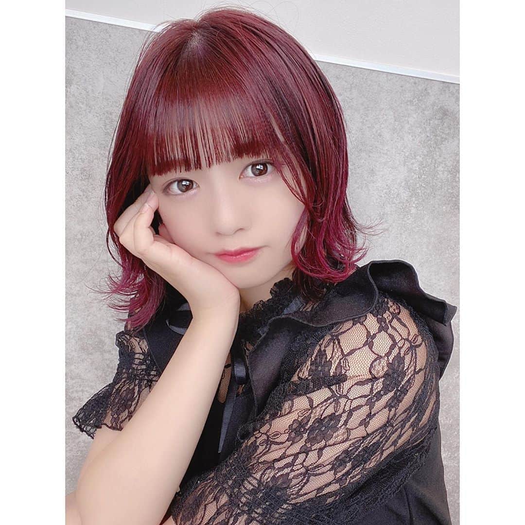 のインスタグラム：「. .  #アイドル #地下アイドル #虹色の飛行少女 #ヘアカラー #ピンク #ピンクヘアー #ヘアアレンジ #ヘアモデル #やまモテヘア #ぱっつん前髪 #ボブ」