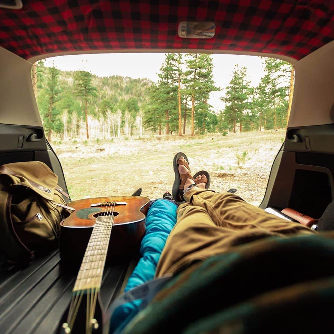 Subaru of Americaさんのインスタグラム写真 - (Subaru of AmericaInstagram)「Use emojis and tell us what you pack when you camp out in your Subaru! 🐶🎸📚🏕⁣ ⁣ (📸1: @eacoraci, 📸2: @schultzymas, 📸3: @kacieee.marie, 📸4: @wildchiros)」8月20日 0時37分 - subaru_usa