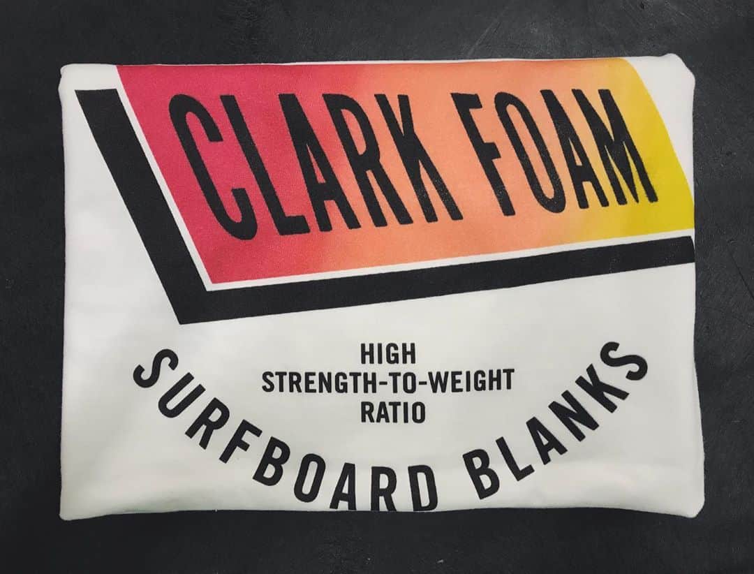 マリブシャツのインスタグラム：「Here’s a brand new tank-top to make you smile 😊🏄‍♀️🏄」