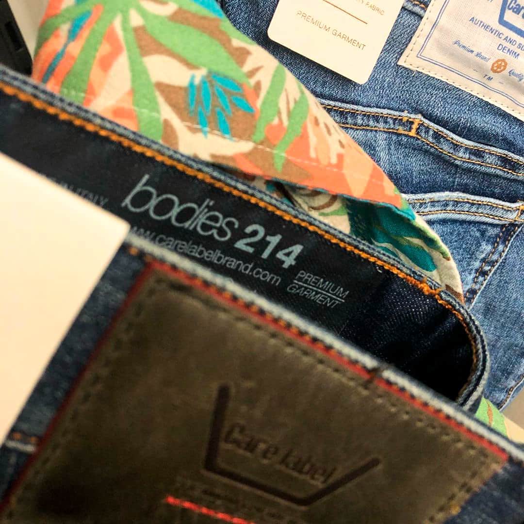 ケアレーベルのインスタグラム：「Have a look inside!⁣ ⁣ #carelabel #denimlovers #denimstory #denimaddiction」