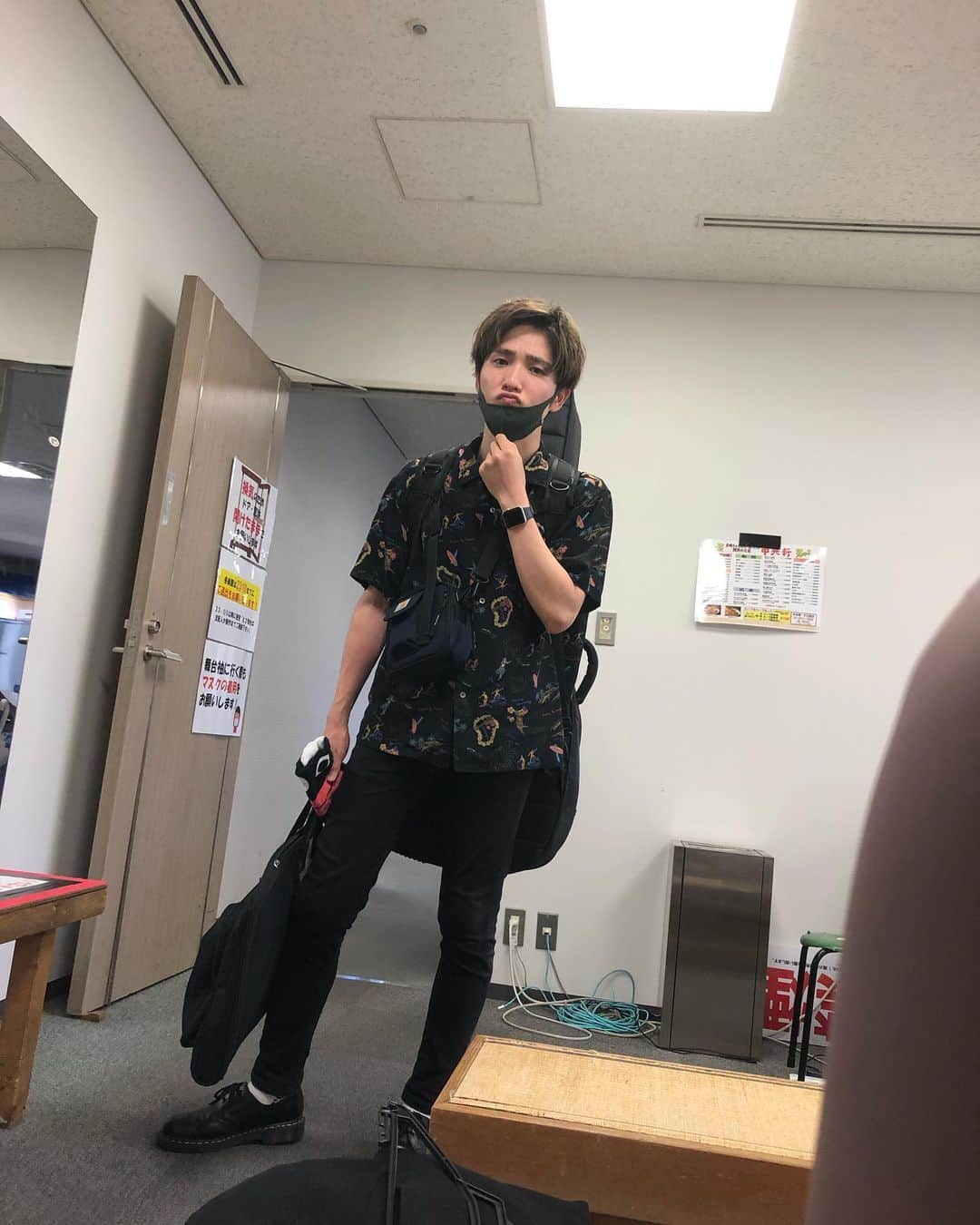津田康平さんのインスタグラム写真 - (津田康平Instagram)「おかえり。  今週日曜日単独ライブもよろしくお願い致します。  チケット残り数枚です！  #ラニーノーズ　洲崎 #マルセイユ #よしもと漫才劇場」8月20日 1時05分 - marseille_tsuda