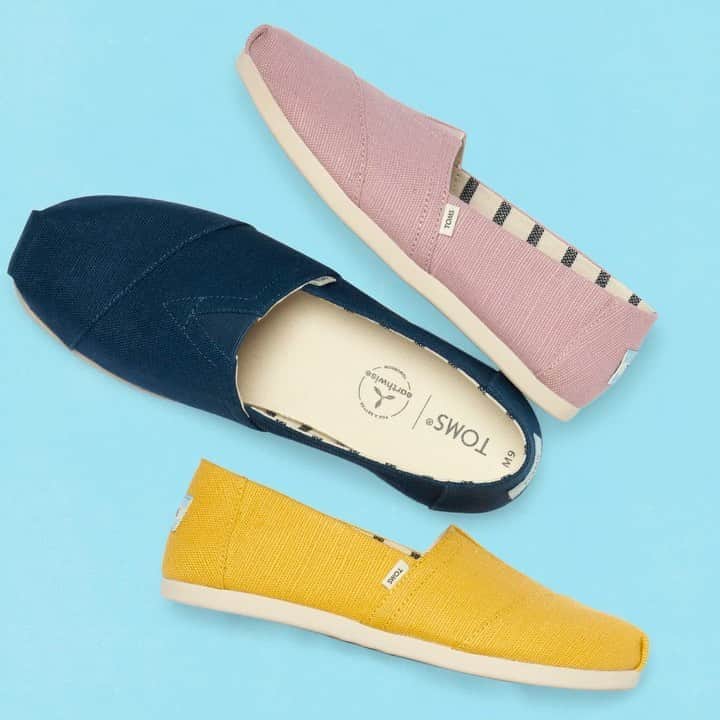 トムズシューズのインスタグラム：「Comfort just got to a new level. Shop our newest colors featuring a CloudBound sole (from top to bottom: Pale Mauve, Majolica Blue, and Marigold).」